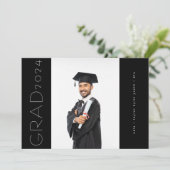 Zwart Modern Sideways Afstudeerder Foto Aankondiging (Staand voorkant)