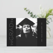 Zwart Modern Sideways Afstudeerder Foto Aankondiging (Staand voorkant)