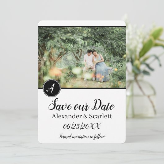 Zwart monogram foto bewaart de datum aankondiging (Staand voorkant)