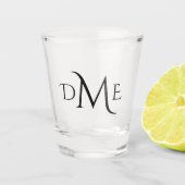 Zwart monogram met moderne tekst shot glas (Voorkant)