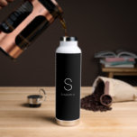 Zwart Monogram Minimalistische naam Waterfles<br><div class="desc">Zwart monogram minimalistische naam waterfles. Gemakkelijk om de tekst te veranderen.</div>