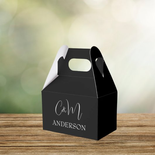 Zwart monogram op maat gesneden fort bedankdoosjes