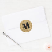 Zwart monogram op namaak goud glitter ronde sticker (Envelop)