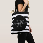 Zwart Monogram Script Calligrafie Modern Stripe Tote Bag (Dichtbij)