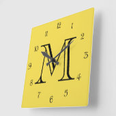 Zwart monogram-scriptnummers op geel wcn vierkante klok (Hoek)
