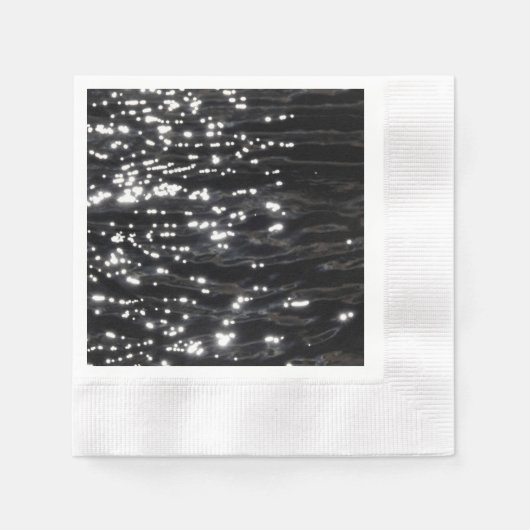 Zwart mousserend water servet (Voorkant)