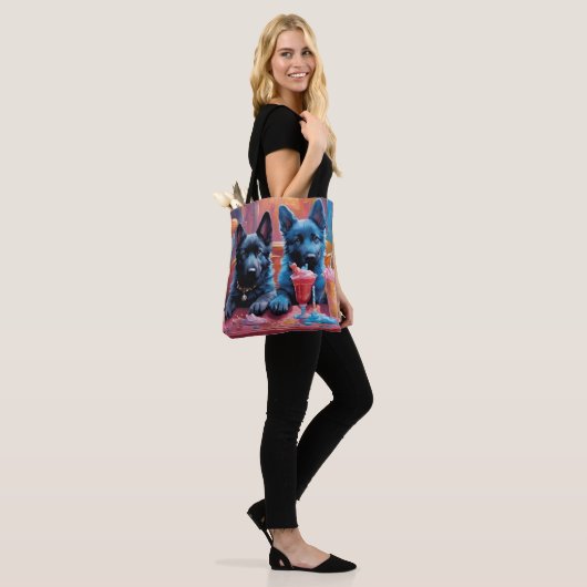 Zwart N Blauw Duits Herder Puppies N Milkshakes Tote Bag (Op model)
