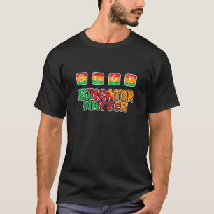 Zwart onderwijzend personeel komt overeen met Afri T-shirt