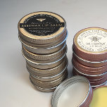 ZWART OP KRAFT Beeswax Lip Balm Label<br><div class="desc">Kleur zwart op kraftlabel met gestileerde honingbij. Uw eigen logo of afbeelding kan worden vervangen door de honingbij.</div>