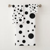 Zwart op White Polka Dot Pattern Bad Handdoek (Insitu)