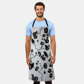 Zwart op zilveren patroonvogels en Cherry Blossom Schort (Gedragen)