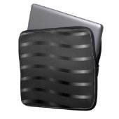 Zwart op zwart laptop sleeve (Voorkant Links)