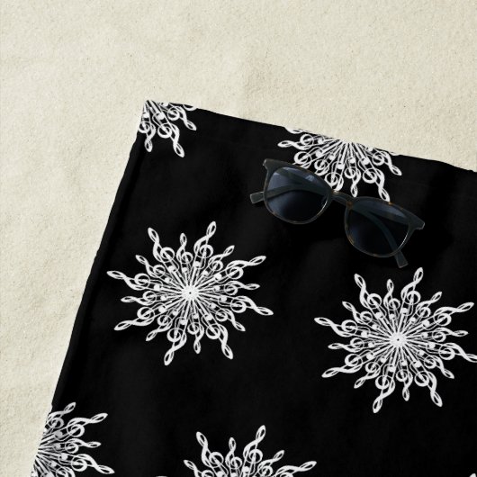 Zwart Ornamental Treble Clef Patroon Strandlaken (In situ)