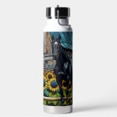  zwart paard en rustieke schuur met zonnebloemen waterfles (Links)