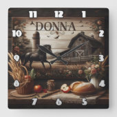 Zwart paard in de buurt van boerderij en rustieke vierkante klok (Voorkant)