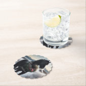 Zwart paard in de sneeuw met kerstkrans kartonnen onderzetters (Insitu)