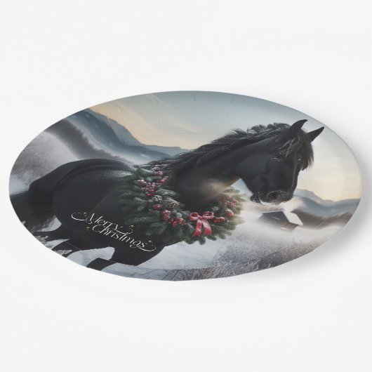 Zwart paard in de sneeuw met kerstkrans papieren bordje (Gekanteld)