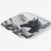 Zwart paard met een besneeuwde kerstkrans papieren bordje (Gebogen)