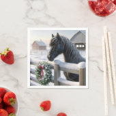 Zwart paard met een besneeuwde kerstkrans servet (Insitu)