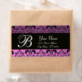 ZWART PAARSE LILA DAMASK MONOGRAM ETIKET (Insitu)
