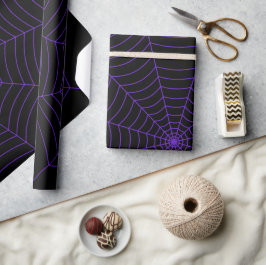 Zwart paarse spinnenweb Halloween patroon Cadeaupapier