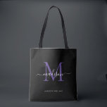 Zwart Paarse Violette Monogram Script Naam Initiaa Tote Bag<br><div class="desc">Modern zwart Paarse Violet Monogram Elegant Script Naam Initiaal Canvas tas</div>