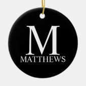 Zwart persoonlijk monogram en naam keramisch ornament (Voorkant)