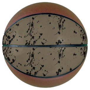 Zwart plastic en druppel basketbal