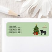 Zwart Pug Schattige Cartoon Dog Met Een Kerstboom Etiket (Insitu)