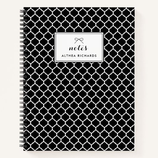 Zwart Quatrefoil Pattern Gepersonaliseerd Notitieb Notitieboek (Voorkant)