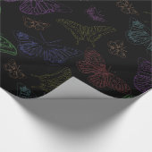 Zwart-regenbooggekleurde vlinders vliegen cadeaupapier (Hoek)