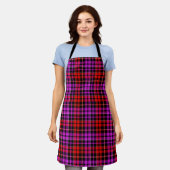 Zwart Rode Paarse Geruite Tartan Design Schort (Gedragen)