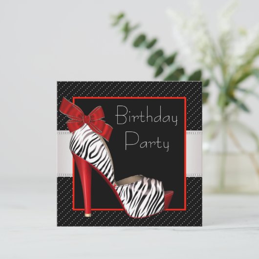 Zwart Rode Zebra Verjaardagsfeest Uitnodigingen (Staand voorkant)