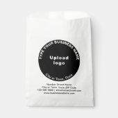 Zwart Ronde Bedrijfsmerk op Papieren Tas Bedankzakje (Voorkant)