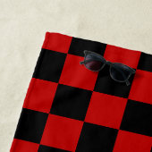 Zwart + Rood Check Checkerboard Patroon Strandlaken (In situ)