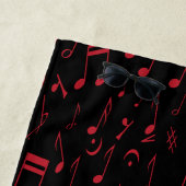 Zwart rood en wit muzieknoten strandlaken (In situ)