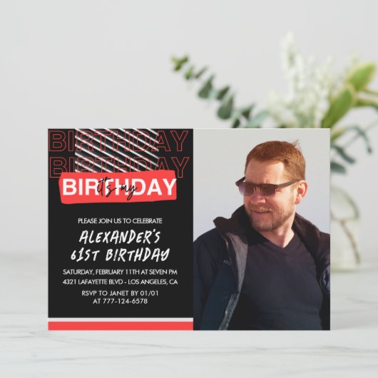 Zwart Rood Foto Mannen 61ste verjaardag Uitnodigin Kaart (Staand voorkant)