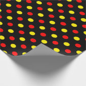 Zwart Rood Geel Stippen Design Cadeaupapier (Hoek)