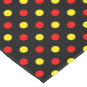 Zwart Rood Geel Stippen Design Tafelkleed (Gekanteld)