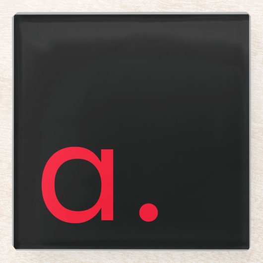 Zwart Rood Monogram Initiaal Letter Modern Plain Glazen Onderzetter (Voorkant)