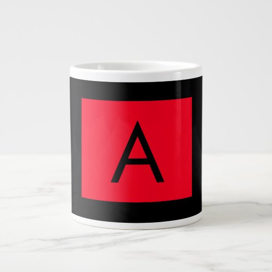 Zwart Rood Monogram Initiaal Letter Modern Plain Grote Koffiekop (Voorkant)