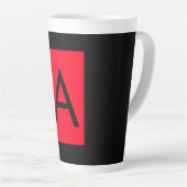 Zwart Rood Monogram Initiaal Letter Modern Plain Latte Mok (Rechterhoek)