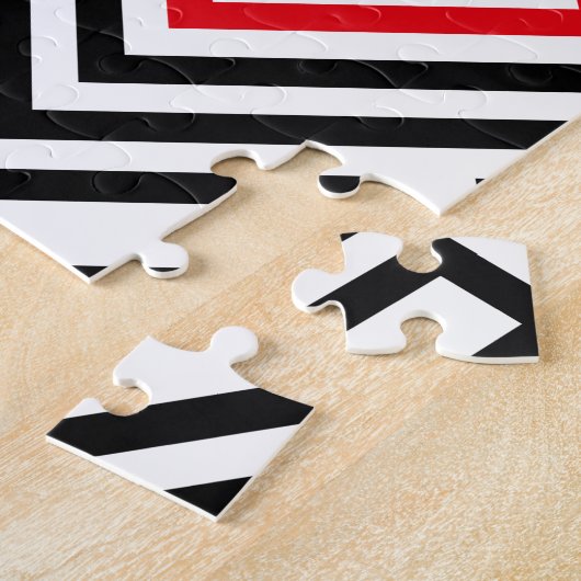 Zwart rood & wit geometrisch legpuzzel (Zijkant)
