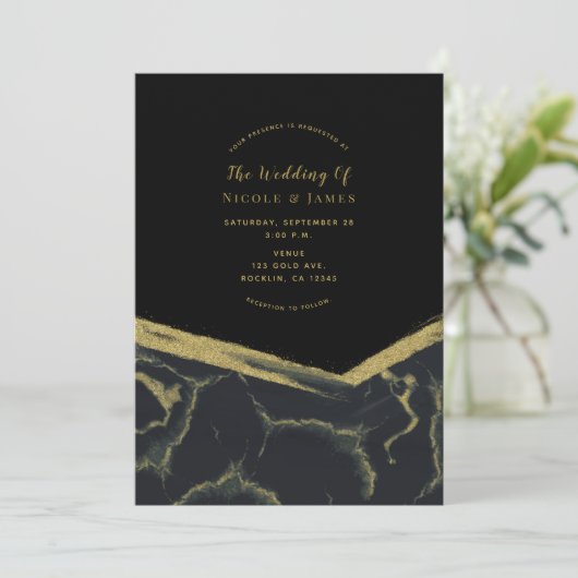 Zwart Rook & Goud Marmer Chic Modern Huwelijk Kaart (Staand voorkant)