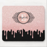 Zwart Roos Gold Driving Glitter Muismat<br><div class="desc">Deze gepersonaliseerde girale mousepad heeft een zwart-wit monogram op een mooie faux roze folie en een druppelende glitterachtergrond. Pas het aan voor het meisje in je leven. Maakt een leuk cadeau voor verjaardagen en Kerstmis. Ontworpen voor jou door Blackberry Boulevard.</div>