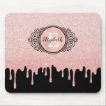 Zwart Roos Gold Driving Glitter Muismat<br><div class="desc">Deze gepersonaliseerde girale mousepad heeft een zwart-wit monogram op een mooie faux roze folie en een druppelende glitterachtergrond. Pas het aan voor het meisje in je leven. Maakt een leuk cadeau voor verjaardagen en Kerstmis. Ontworpen voor jou door Blackberry Boulevard.</div>