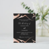 Zwart roos gouden marmer moderne bruiloft uitnodiging briefkaart (Staand voorkant)