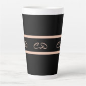 Zwart roos goudmonogram initiaal elegant script latte mok (Voorkant)