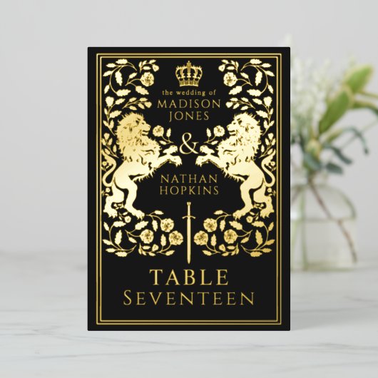 Zwart Royal middeleeuwse leeuw bruiloft Folie tafe Folie Uitnodiging (Staand Voorkant)