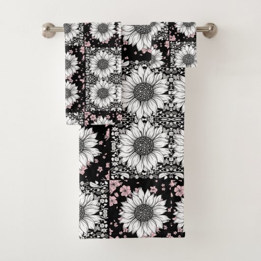 Zwart, Roze en Witte Bloemen Patchwork Patroon Bad Handdoek (Insitu)
